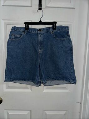 Liz Claiborne Classic Jean Shorts Size 16